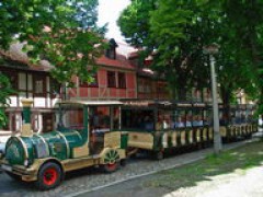 Fahrt durch die Neustadt mit den Ackerb&uuml;rgerh&auml;usern