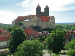 View from M&uuml;nzenberg to the castle / Stiftskirche church