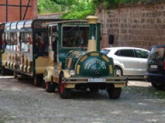 Drive along the city wall