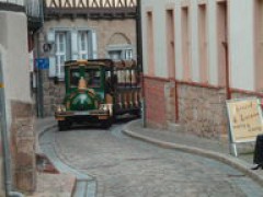 The train in front of Caf&eacute; Kaiser