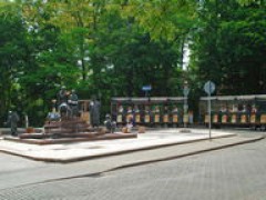 The train passes the Coronation Fountain